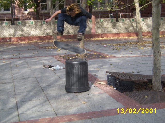 kickfliptrashcan.jpg